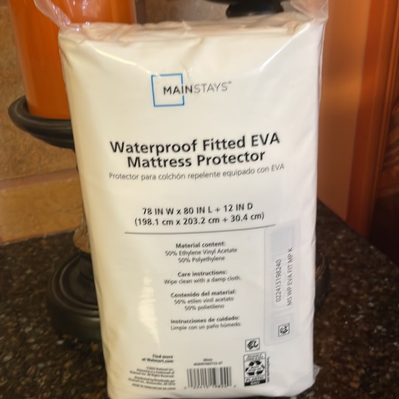 Mattress Protector - Picture 3 of 3